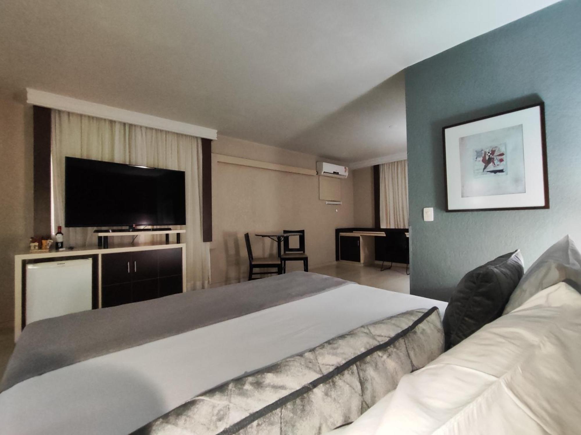Hotel Metropole Маринга Екстер'єр фото