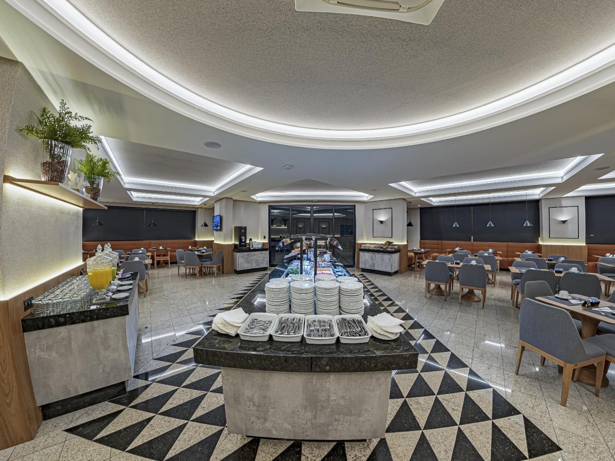 Hotel Metropole Маринга Екстер'єр фото